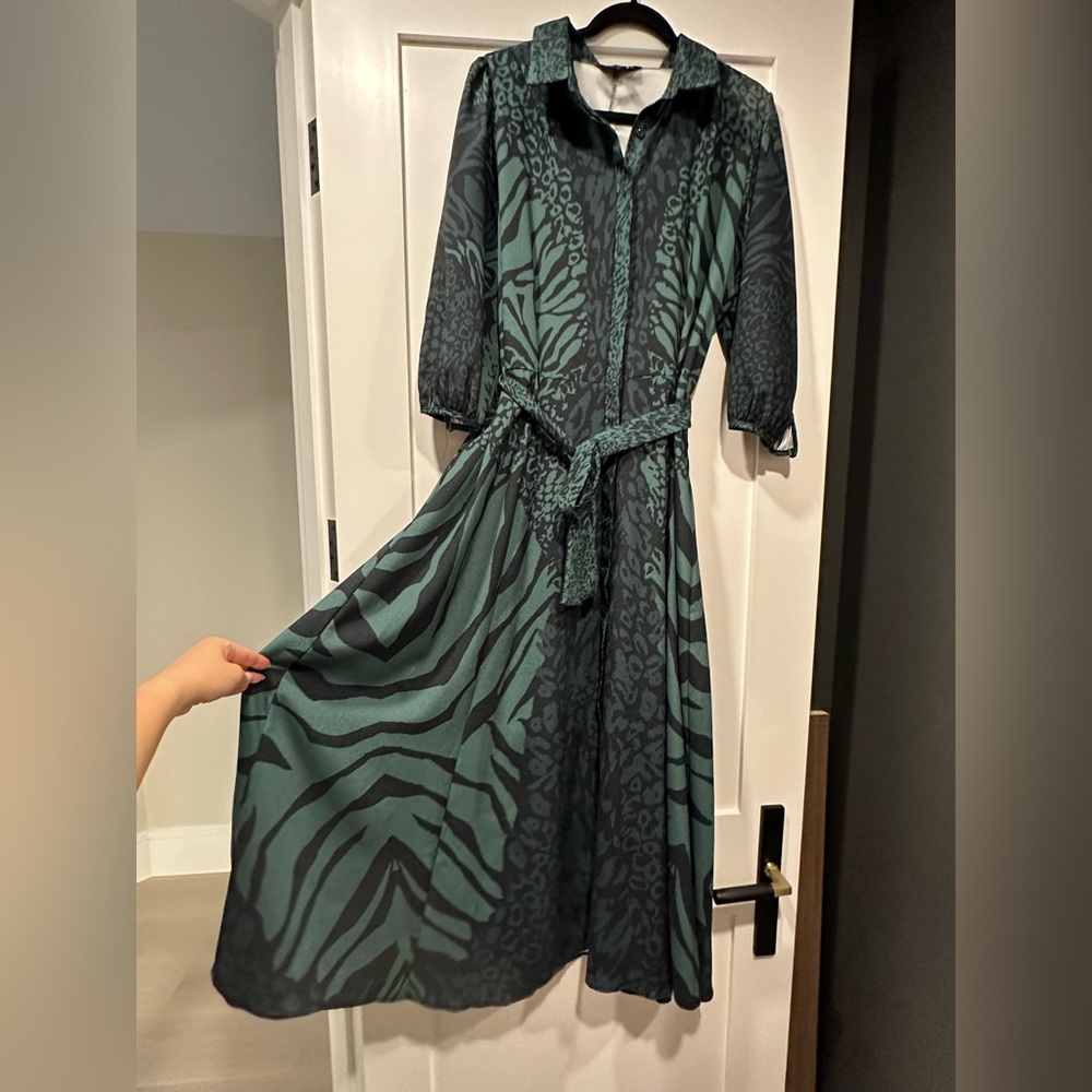 FINAL SALE! Lipsy animal print maxi shirtdress